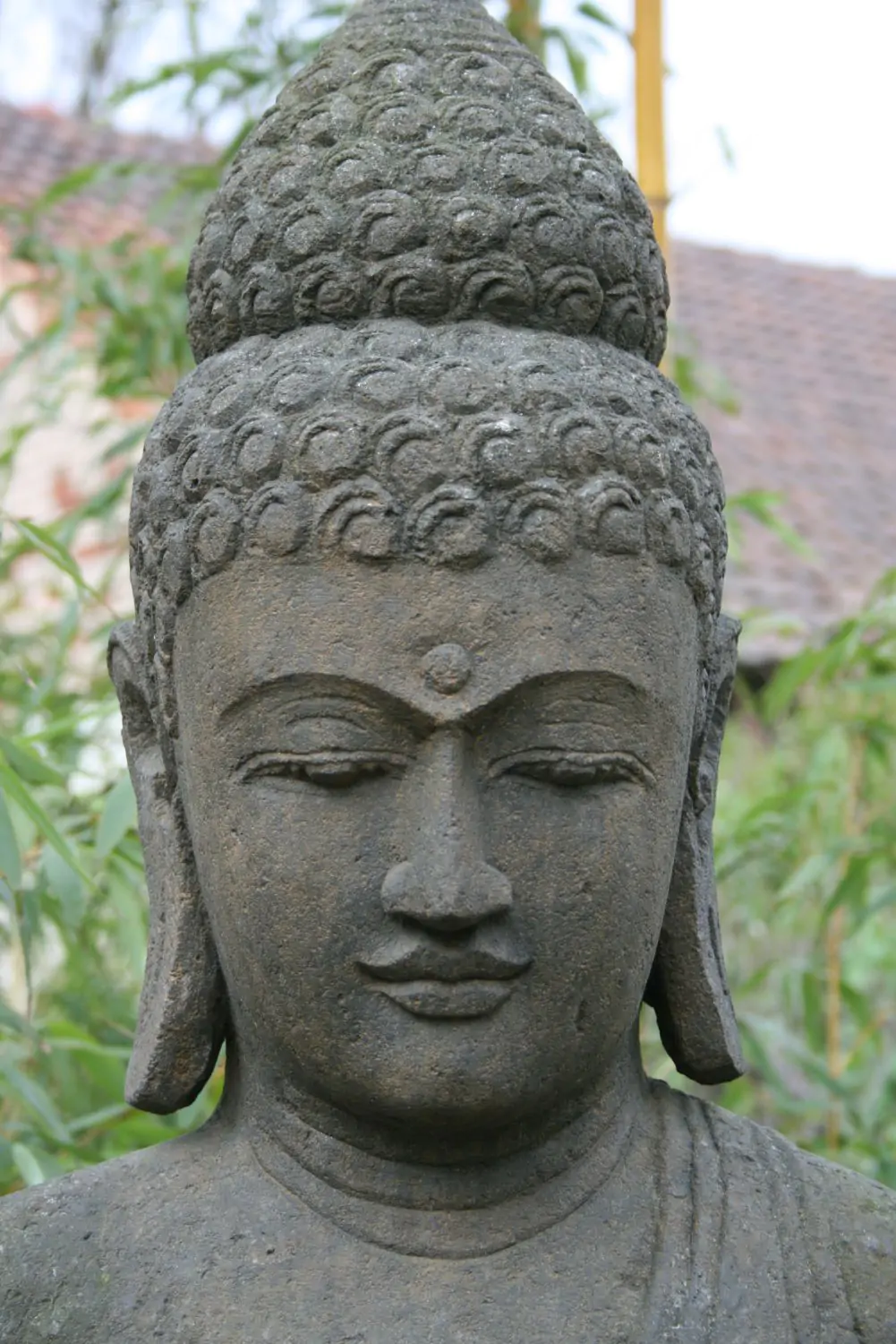  Product image 2 of the product “Standing Buddha, Indian Style - with praying chain, in the sizes from 100 to 200cm, antique finish ”